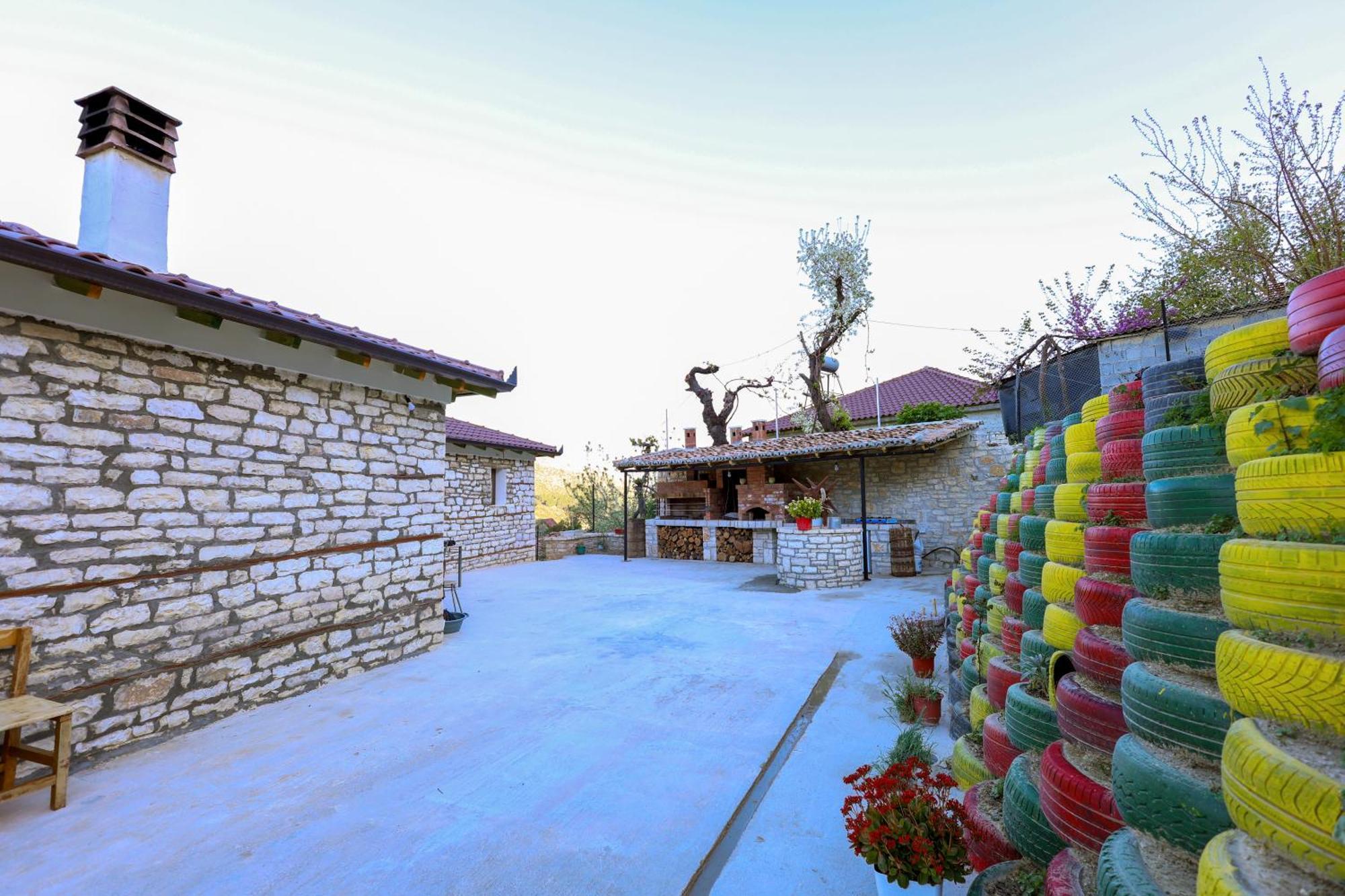 Villa Shpiragu Village Experience ベラト エクステリア 写真